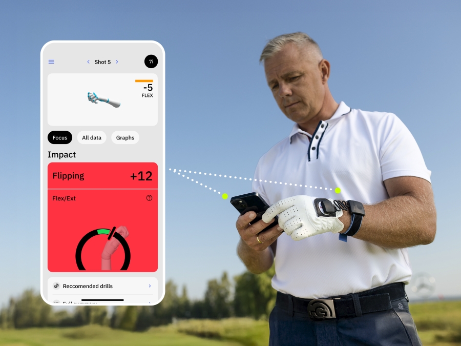 golfer using HackMotion golf app